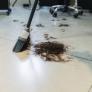 38 barreras de pelo humano en el Puerto de Barcelona: un invento francés fabricado con cabello de peluquerías españolas que limpia los metales pesados del mar
