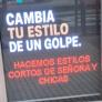 El cartel promocional que cuelga una peluquería dicen que ya es de matrícula de honor en marketing
