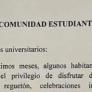 El cartel que cuelga un vecino a causa de unos ruidos de estudiantes ya lo catalogan como "cine"