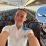 Una azafata influencer explica por qué nunca deberías reservar un asiento en la última fila del avión: "Paga la diferencia y cámbiate"
