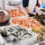 Fin a una gran ansiedad generacional: la hija de una pescadera da la guía definitiva para saber qué y cómo comprar en el mercado