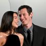 Qué se sabe de la boda de Dua Lipa y Callum Turner: de un adelanto de fecha a las pistas del vestido