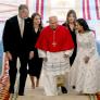 El 'momento escalera' con el papa León XIV: la excepción de Felipe VI, la risa de Letizia y el gesto de hermanas de Leonor y Sofía