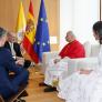 Muchos se fijan en este pequeño detalle durante el encuentro del papa con Pedro Sánchez y los reyes