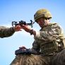 Derriba 80 drones sin disparar un solo misil: así es el arma de radiofrecuencia que Reino Unido ha probado contra los enjambres de drones