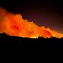 Un fuego obliga al desalojo de 360 vecinos en Villanueva de los Castillejos (Huelva)
