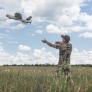 Ucrania lanza un 'bloqueo logístico' contra el ejército ruso: los nuevos drones de medio alcance golpean a 300 kilómetros del frente y han cuadruplicado la destrucción de depósitos y rutas de suministro rusas