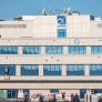 Colas enormes, tres terminales lejísimos y la puerta sin aparecer hasta el final: por qué el aeropuerto de Atenas es una pesadilla en verano