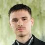 De las pasarelas al cine: Romeo, hijo de David y Victoria Beckham, debuta como actor