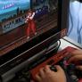 Hartos de las fiestas de sus vecinos hasta las 4 de la mañana, un padre y su hijo contraatacan con el Street Fighter II