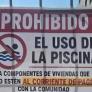 Lío en una comunidad por un cartel que prohíbe el uso de la piscina a vecinos morosos: "Le faltas el respeto a los que pagan"