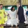 Felipe VI va al vestuario de España, saluda a los futbolistas y su reacción con Cucurella es para verla una y otra vez