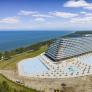 Un hotel con forma de crucero, parque acuático y 1.200 habitaciones de hasta 60 metros cuadrados desata una avalancha de reservas: una petición cada 16 segundos en las primeras horas
