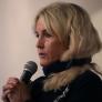 Erin Brockovich, la activista que ganó 333 millones a una eléctrica e inspiró una película: "Si los centros de datos son tan buenos, ¿por qué se construyen en secreto?"