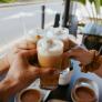 Lo que le han cobrado por un café en Sevilla es para frotarse los ojos: empieza a ser una 'rara avis'