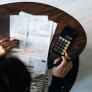 Sarissa, 30 años, arrastra 44.000 euros de deuda desde que pidió su primer microcrédito a los 18: "La vergüenza es absurda, no estamos solos"