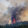Las llamas arrasan más de 2.300 hectáreas en La Bisbal (Girona) y el incendio ya está estabilizado en un 70%