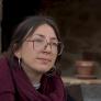 Vende su piso para vivir sola en un eremitorio del siglo XIII sin luz ni agua corriente: "No me siento valiente por estar aquí, estoy donde debo estar"