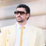 Bad Bunny acapara todas las miradas en París con un traje amarillo mantequilla con guiños a su carrera