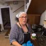 Tere vive sola en un pueblo abandonado de Asturias y cultiva y conserva toda su comida: "Esto no hay dinero que lo pague"