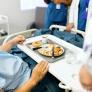 Denuncia lo que le han cobrado en un hospital de Murcia al comprar un yogur: "Ir al hospital no es un capricho"