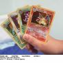 Hacen cola desde la una de la madrugada para comprar cajas de cartas Pokémon que nunca van a abrir: "Aquí especula todo el mundo"