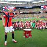 Una tradición ancestral que va de la realeza a los colegios y que ha despertado la polémica: el origen del "remo vikingo" de la selección de Noruega