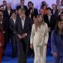 Hay revuelo por lo que se ve en esta foto de Letizia, Leonor, Sofía y Felipe VI antes del Francia-España: "¿No hay nadie con neuronas en el equipo de Casa Real?"