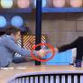 Un experto en comunicación no verbal analiza el saludo entre Cintora y Marta Gómez Montero y sentencia: "Mientras él se inclina corporalmente hacia ella, sonríe"