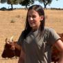 Ana, joven ganadera de Salamanca: "Todo el mundo cree que triunfar es hacerse funcionario y trabajar de 7 a 3. Yo prefiero trabajar todo el día en lo que me gusta"