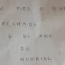 Cuelgan un cartel en un restaurante por cerrar durante el mes del Mundial: "Que lo vea en su casa, que es gratis"