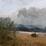Confinan dos municipios y desalojan una urbanización por el fuego de Lozoyuela (Madrid)