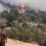 Evacúan un pueblo de Teruel por el avance del incendio de Ejulve mientras se intensifica el despliegue contra las llamas