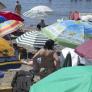La sombrilla que se se han encontrado en un playa debería ir directa al Archivo Histórico Nacional