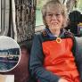 Nikki, la mujer de 77 años que lleva 44 viviendo sola en un velero en Alaska: "Soy la capitana, la mecánica, la electricista; soy el todo"