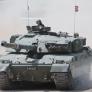 Dos soldados británicos borrachos roban un tanque de 15 toneladas y 240 cv y siembran el caos al destrozar varios coches: dejan 116.000 euros en destrozos