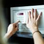 Guarda 26.000 euros, los ahorros de toda su vida, en una caja fuerte; cuando la abre descubre que las termitas se han comido su dinero