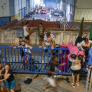 "Mira, mira, mira los cuerpos tirados en la puerta de mi negocio": los vecinos de Ceuta narran el "caos" y el "miedo" de una ciudad con el cierre echado