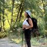 Natalia Gómez, la mujer que se fue sola a caminar por la España vaciada: "Viajar en soledad es una experiencia preciosa. Hace hueco para que se llene de encuentros"