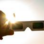 ¡Ojo! FACUA avisa de la retirada de seis modelos de gafas para el eclipse