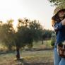 Una joven siciliana deja su trabajo para dedicarse al olivar de su familia: "Organizamos nuestro primer evento de pago y vinieron cinco personas"