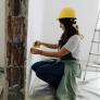 Margo, 34 años, construye sola una casa de 22 metros cuadrados: 38.000 euros, 15 meses de obra y jornadas de hasta 18 horas al salir del trabajo