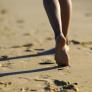 Tus paseos por la playa también pueden ser un entrenamiento diario, pero no vale caminar de cualquier manera