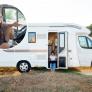Diana lleva más de un año viviendo en una autocaravana de 12 metros cuadrados: "Mi salón desaparece cuando arranco, no pago ni luz ni agua"