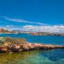 Los bañistas de dos calas de Mallorca avisan del regreso de los peces que muerden: "Parecían tener dos dientes y al final sacaron sangre y todo"