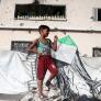Entre irónicos e incrédulos, los gazatíes ven cómo Israel compara sus cometas con drones