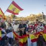 Estupefacción por cómo ha desembarcado en Ceuta la "Armada de la Solidaridad": con botellín de cerveza en la mano incluido