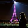 Cerrado por dignidad: huelga en la Torre Eiffel tras esconder a trabajadoras para no incomodar a unos visitantes religiosos