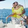 Dejan dos trabajos con salarios altos para vivir en un velero y les preguntan si se arrepienten: "11 sobre 10"