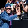 Brad Pitt adelanta por sorpresa su llegada a San Sebastián y se da un baño de masas entre cientos de fans